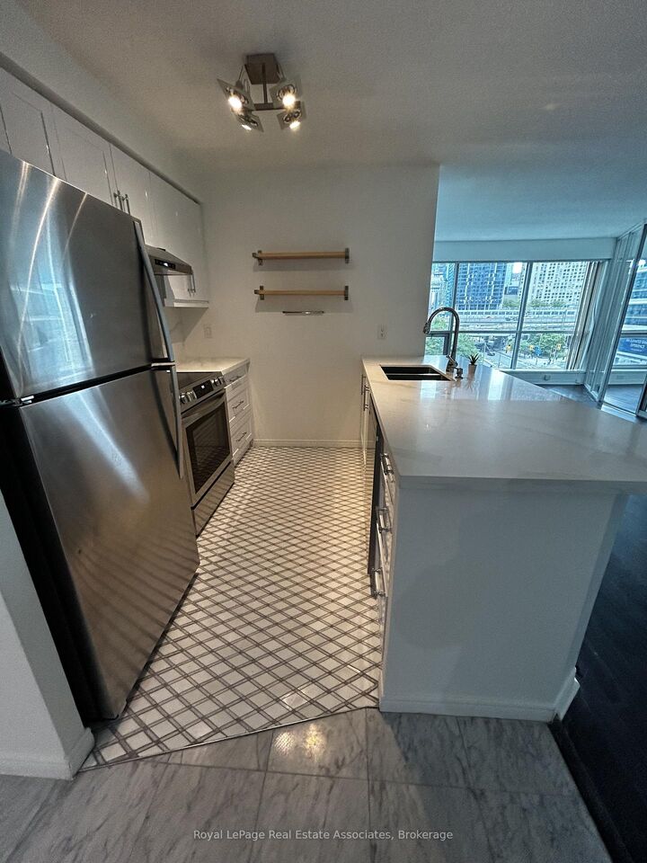 Property Photo:  10 Yonge Street 507  ON M5E 1R4 