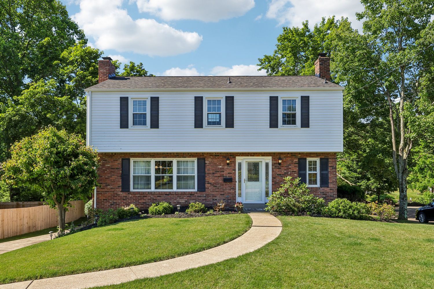Property Photo:  1021 Balmoral Drive  PA 15237 