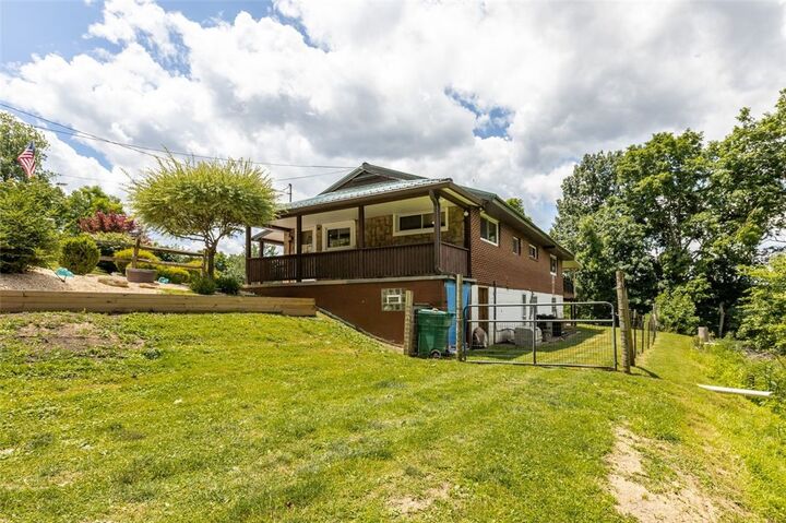 Property Photo:  996 N. Bluff Drive  PA 15068 