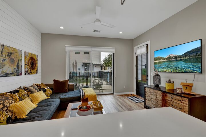 Property Photo:  1208  Academy Academy Avenue 3101  TX 78130 