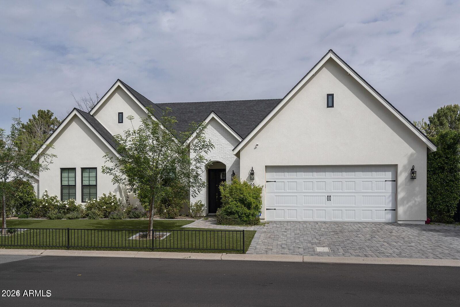 Property Photo:  16 W Ocotillo Road  AZ 85013 