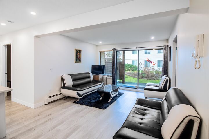 Property Photo:  7115 134 Street 12  BC V3W 4T1 