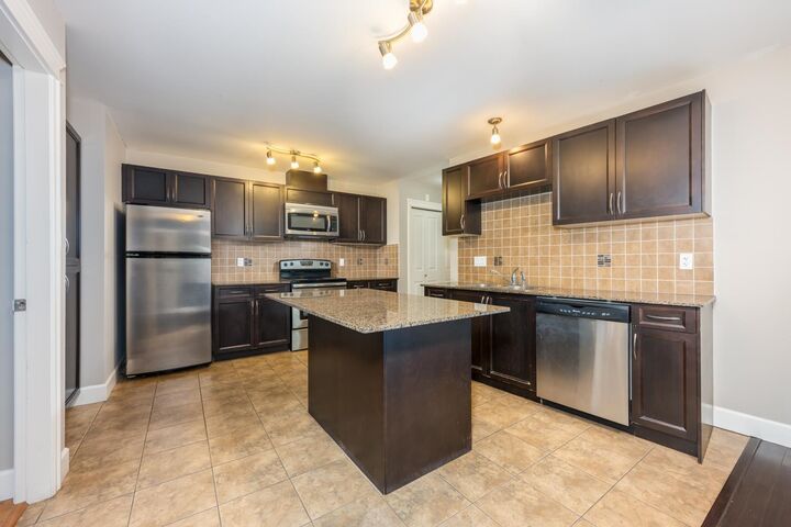 12088 75A Avenue 311 — photo 1