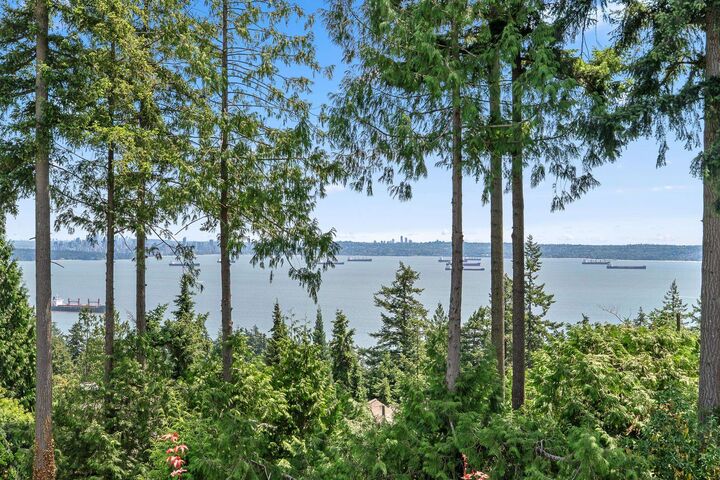 Property Photo: 5402 West Vista Court 2 BC V7W 3H3