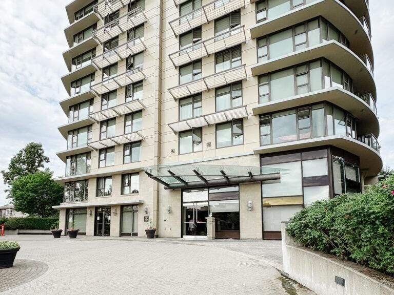 Property Photo:  683 Victoria W Park 306  BC V7M 0A2 