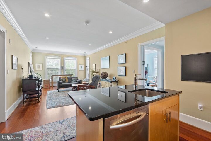 Property Photo:  900 N Washington Street 304E  VA 22314 