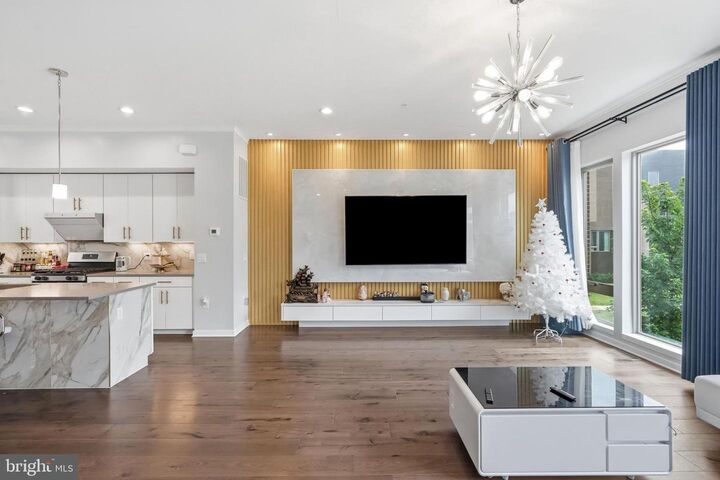 Property Photo:  3115 Parkview Walk  PA 19125 