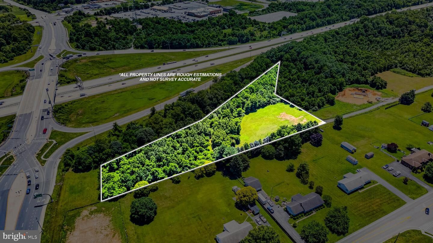 Property Photo: 1902 McCoy Road DE 19701