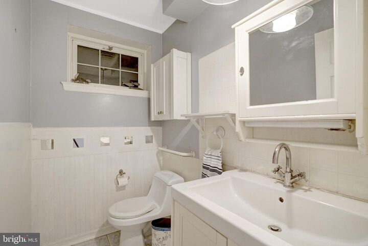 Property Photo:  8527 Parliament Drive  VA 22151 
