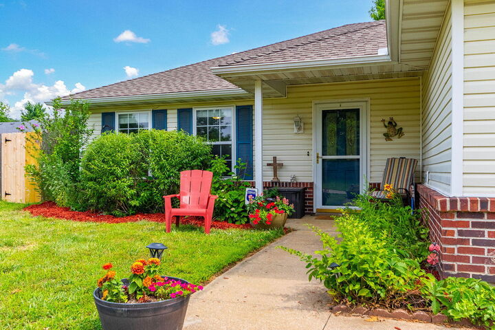 Property Photo:  4879 N Montgomery Dr  MO 65202 