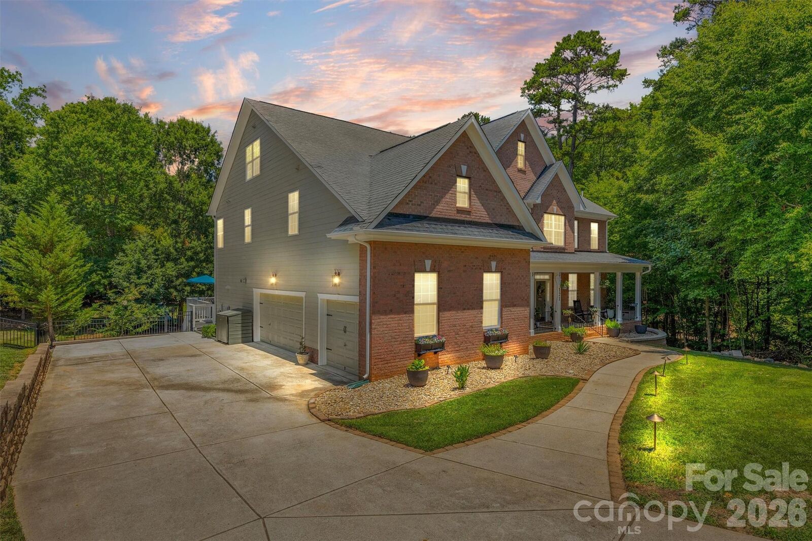 Property Photo:  121 Isle Run Drive  NC 28117 
