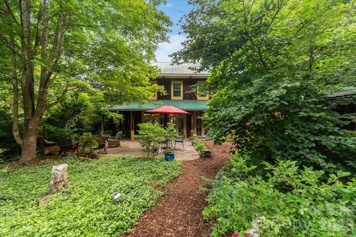 Property Photo: 128 Barnet Mountain Drive NC 28753