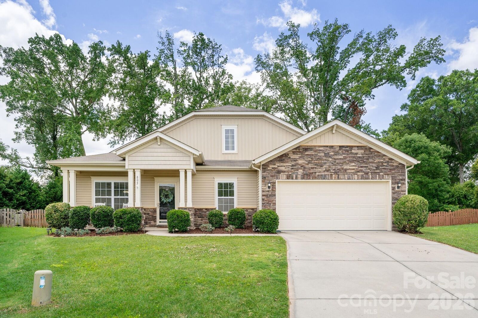 Property Photo:  805 Scenic Way  NC 28104 