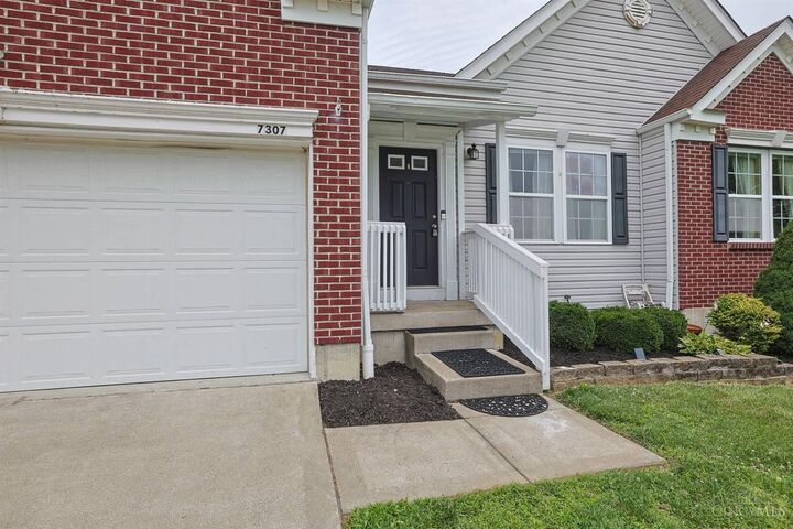 Property Photo:  7307 Hunters Ridge Lane  OH 45248 