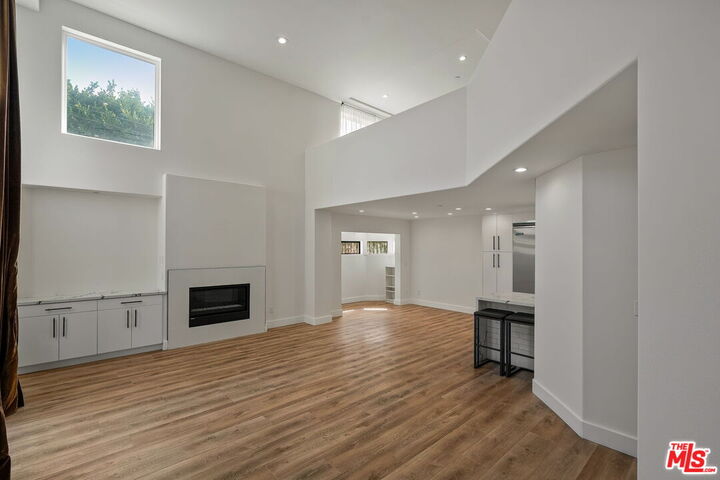 Property Photo: 1107 Princeton St CA 90403