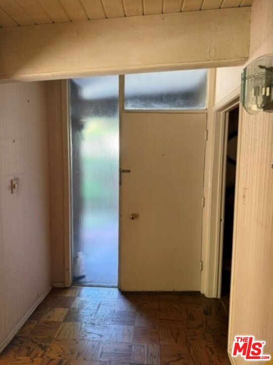 Property Photo:  2528 Hutton Dr  CA 90210 
