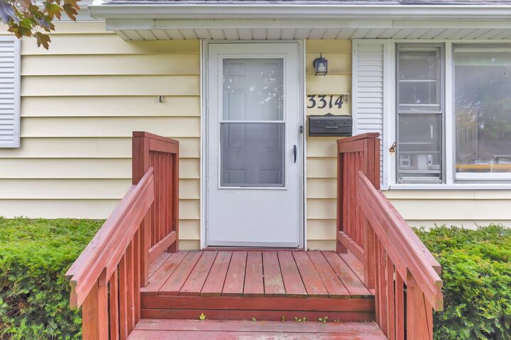Property Photo:  3314 Towers N Court  OH 43227 