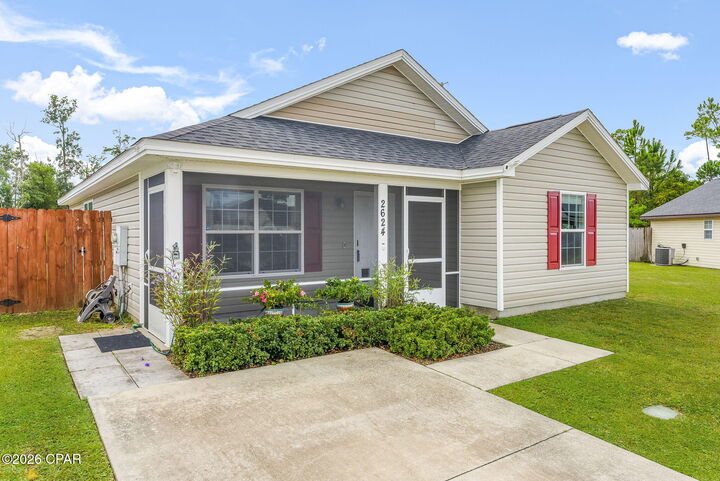 Property Photo: 2624 Avondale Court FL 32404