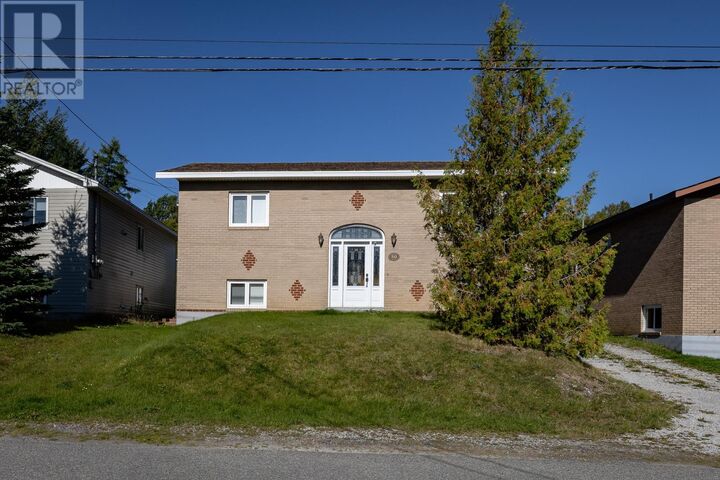 50 Carmen Avenue — photo 1