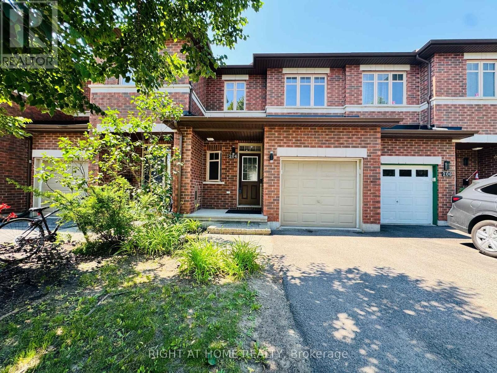 Property Photo:  204 Badgeley Avenue  ON K2T 0A4 