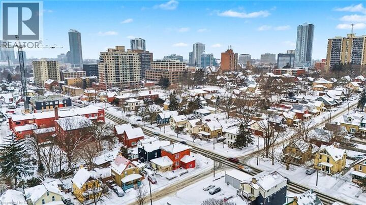 Property Photo:  86 Courtland Avenue East  ON N2G 2T8 