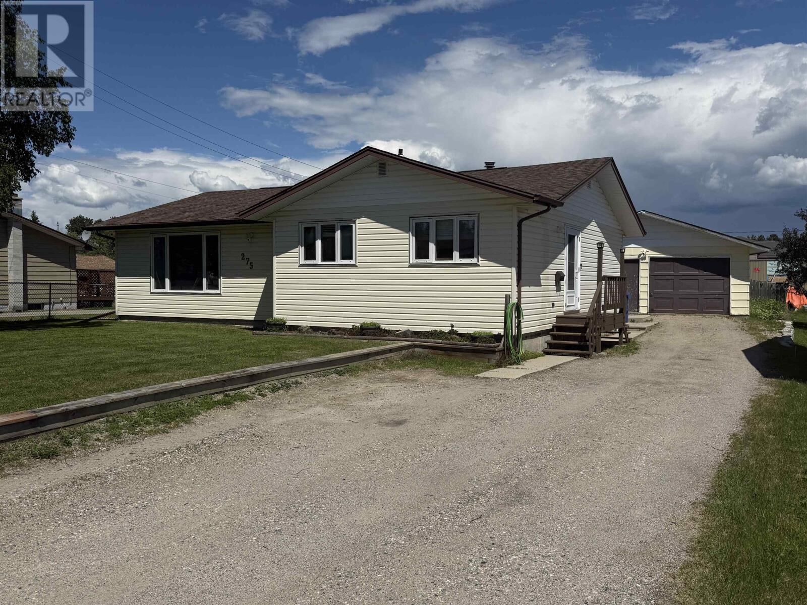Property Photo:  275 St. Charles St  ON P8N 1M4 