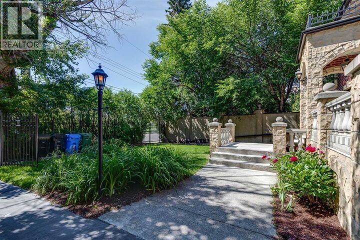 Property Photo:  628 Elbow Drive Southwest  AB T2S 2H7 