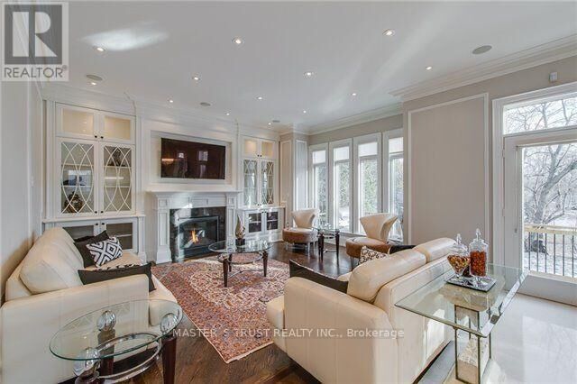 Property Photo:  337 Horsham Avenue  ON M2R 1G9 