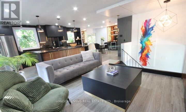 Property Photo:  890 Viscount Road  ON N6J 2C9 