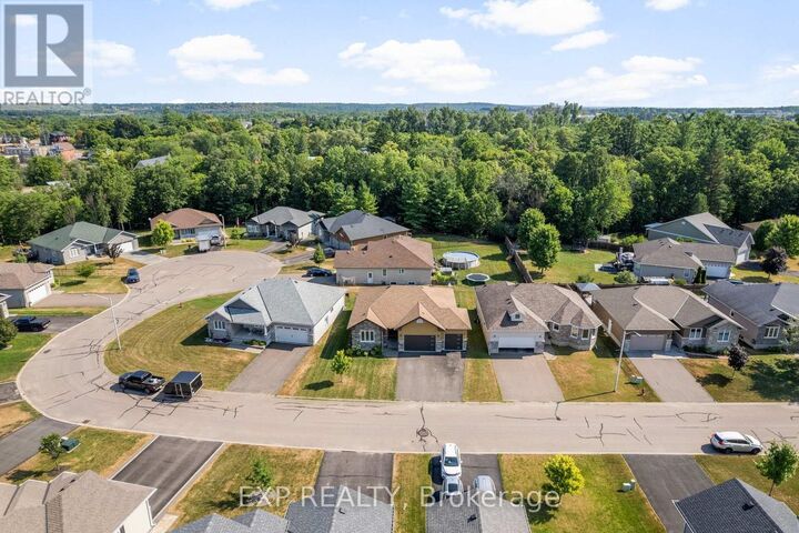 Property Photo:  511 Coleraine Drive  ON K7V 1X3 