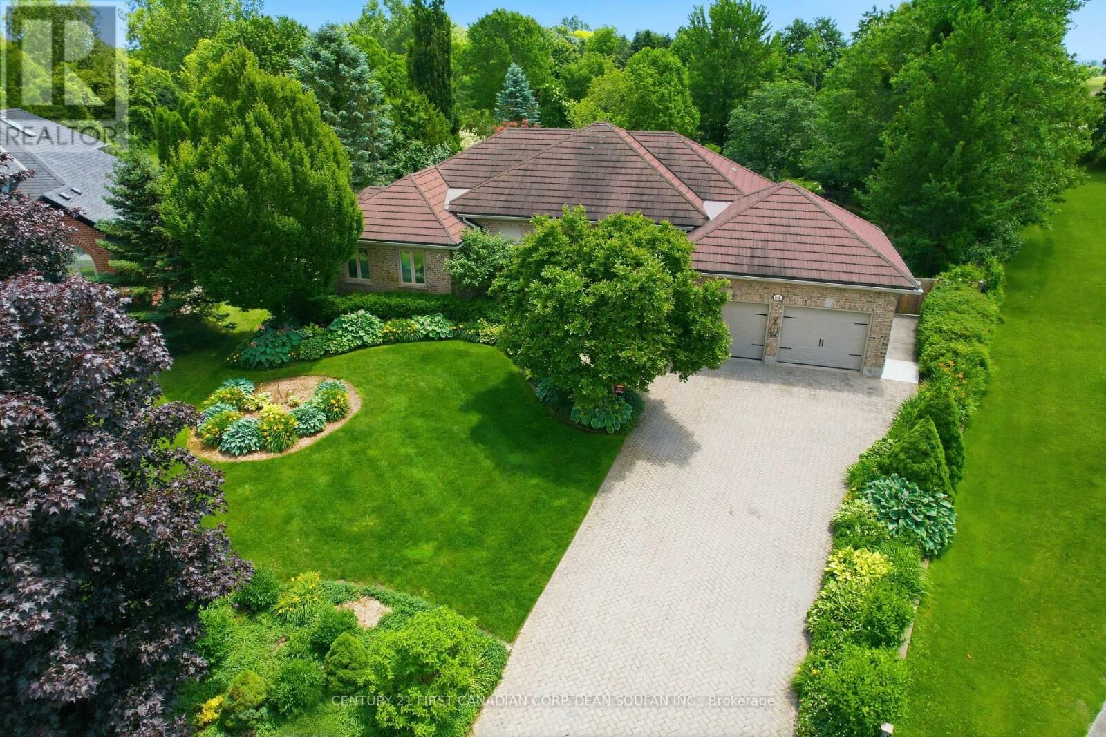Property Photo:  64 Wynfield Lane  ON N6H 5L2 