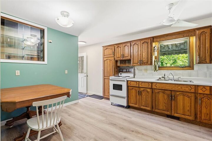 Property Photo:  6668 Henderson Highway East  MB R1C 1E1 