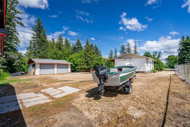 Property Photo: 6668 Henderson Highway East MB R1C 1E1