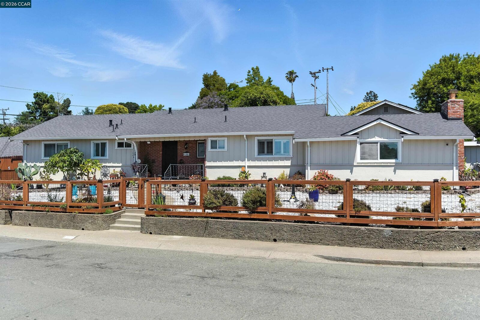 Property Photo:  1201 Valle Vista Ave  CA 94589 