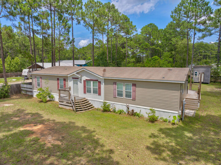 Property Photo:  98 Holly Pines Circle  FL 32459 