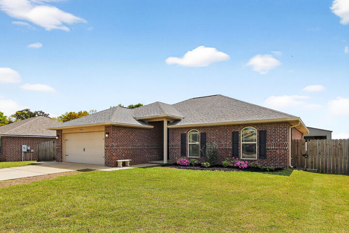 Property Photo:  8803 Bluebell Street  FL 32583 