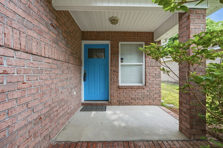 Property Photo:  5530 Royal Street  FL 32539 
