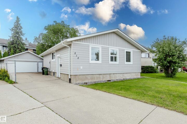 212 Homestead Crescent NW — photo 1
