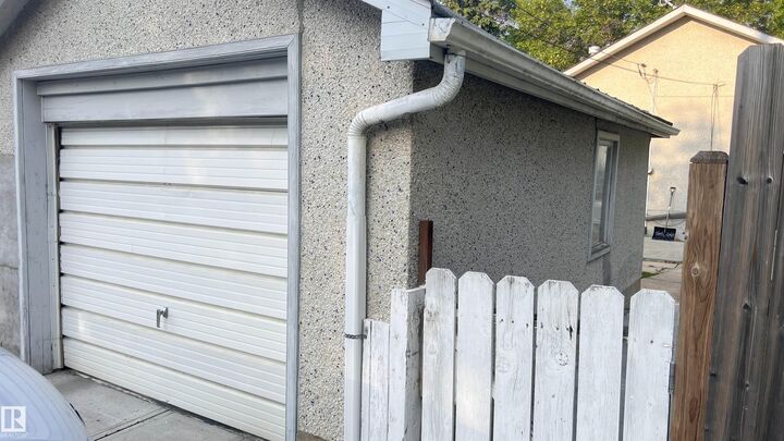 Property Photo: 11404 92 Street NW AB T5G 0Z5