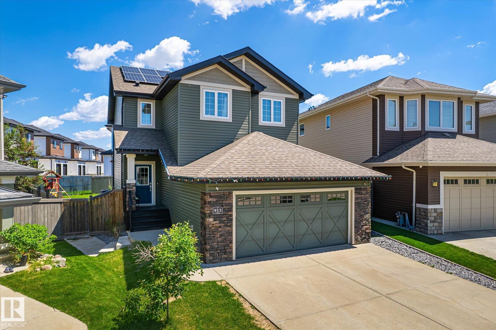 Property Photo:  913 Goshawk Point(E) NW  AB T5S 0H6 
