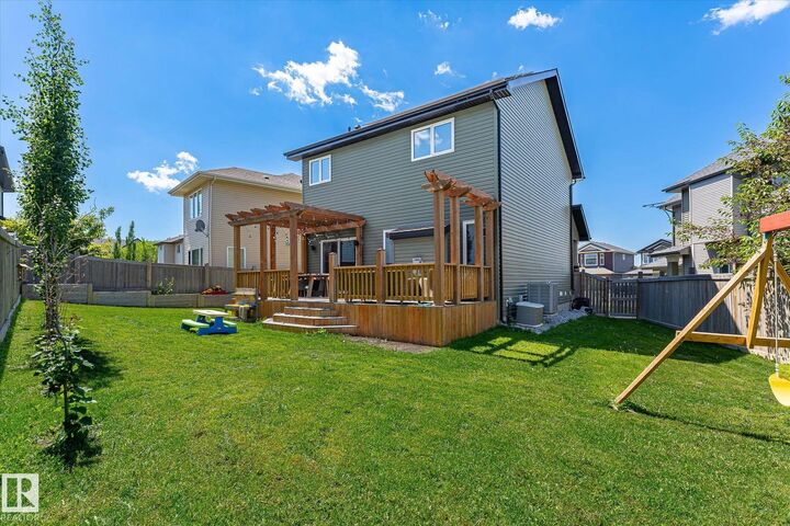 913 Goshawk Point(E) NW — photo 1