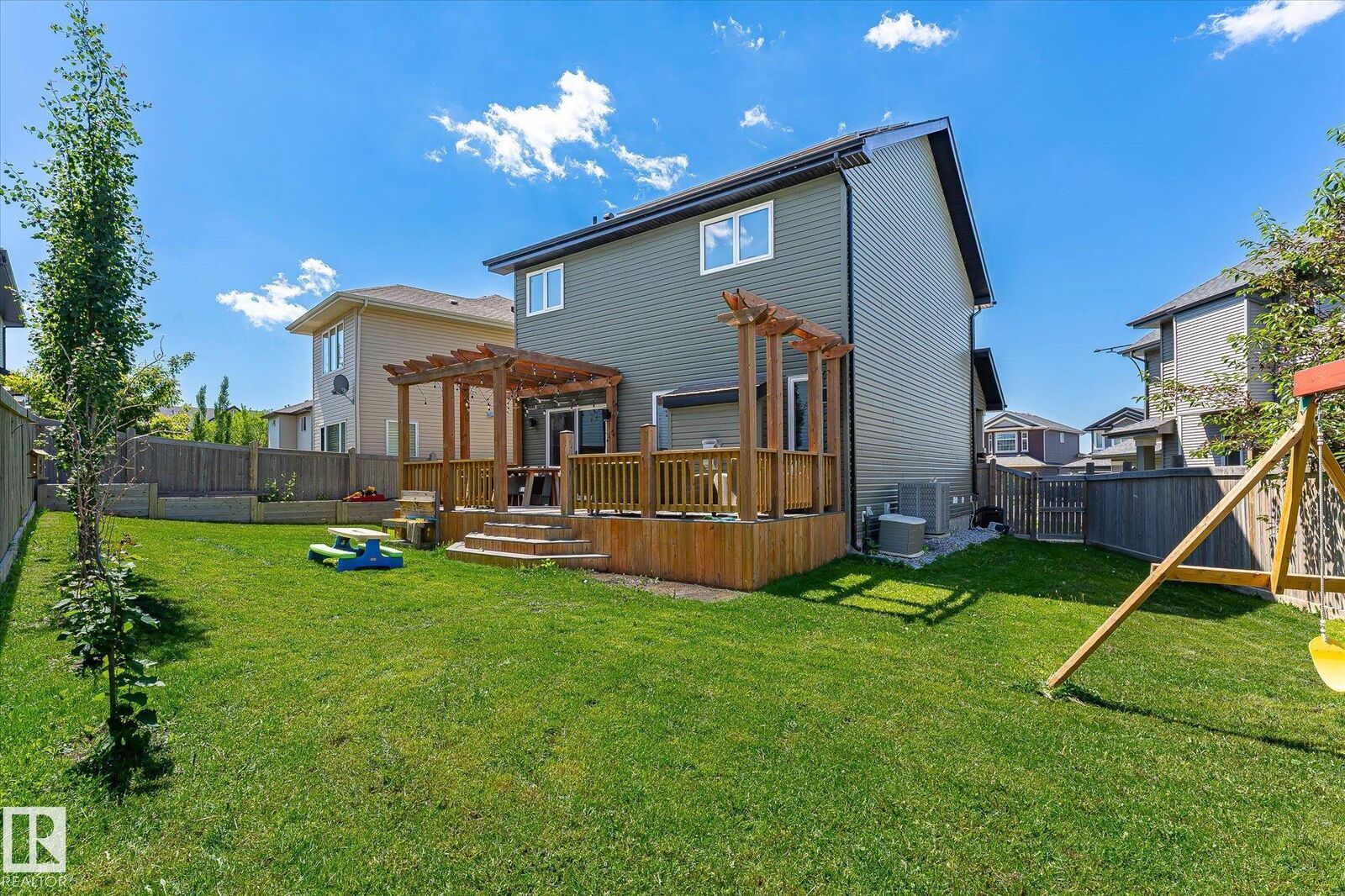 Property Photo: 913 Goshawk Point(E) NW AB T5S 0H6