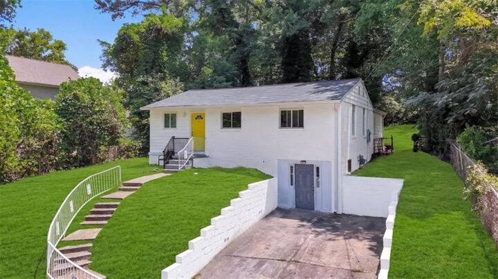 Property Photo:  477 Fairlane Circle NW  GA 30331 
