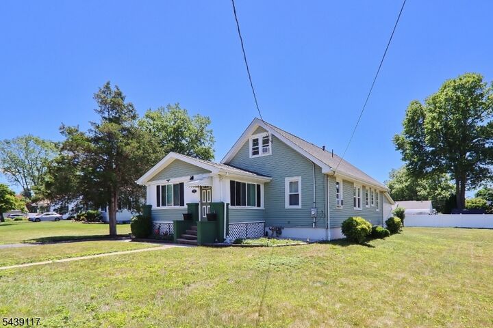 Property Photo:  124 Firth St  NJ 07080 