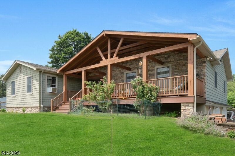 Property Photo:  4 Northbrae Dr  NJ 07005 
