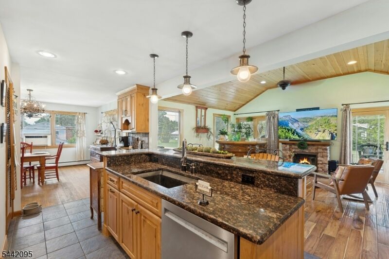 Property Photo:  4 Northbrae Dr  NJ 07866 