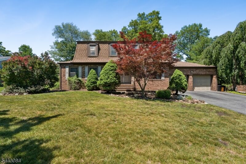 Property Photo:  39 Robin Hood Way  NJ 07470 