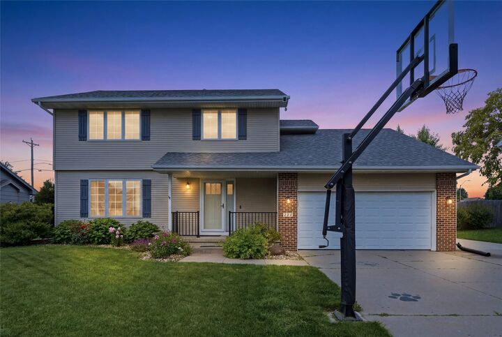 Property Photo: 214 NW Ridgeline Drive IA 50023