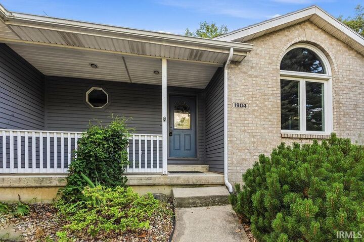 Property Photo:  1904 Hunters Ridge Drive  IN 46750-9089 