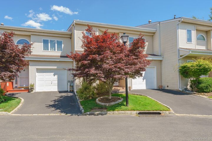 Property Photo:  140 Atlantic Avenue 405  NY 11572 